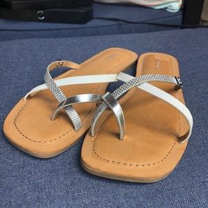 Guess silver white flat sandals NEW Women size 9.5